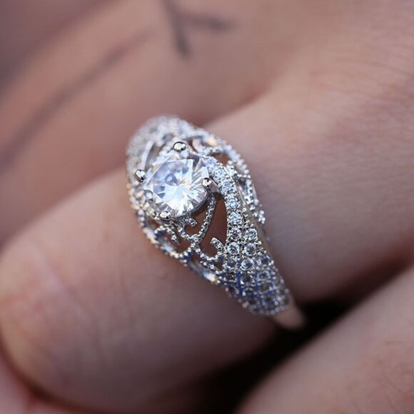✨ Luxury Retro Pattern Hollow Carved Silver Vintage Rings for Women, EVGG1561 - Picture 1 of 3